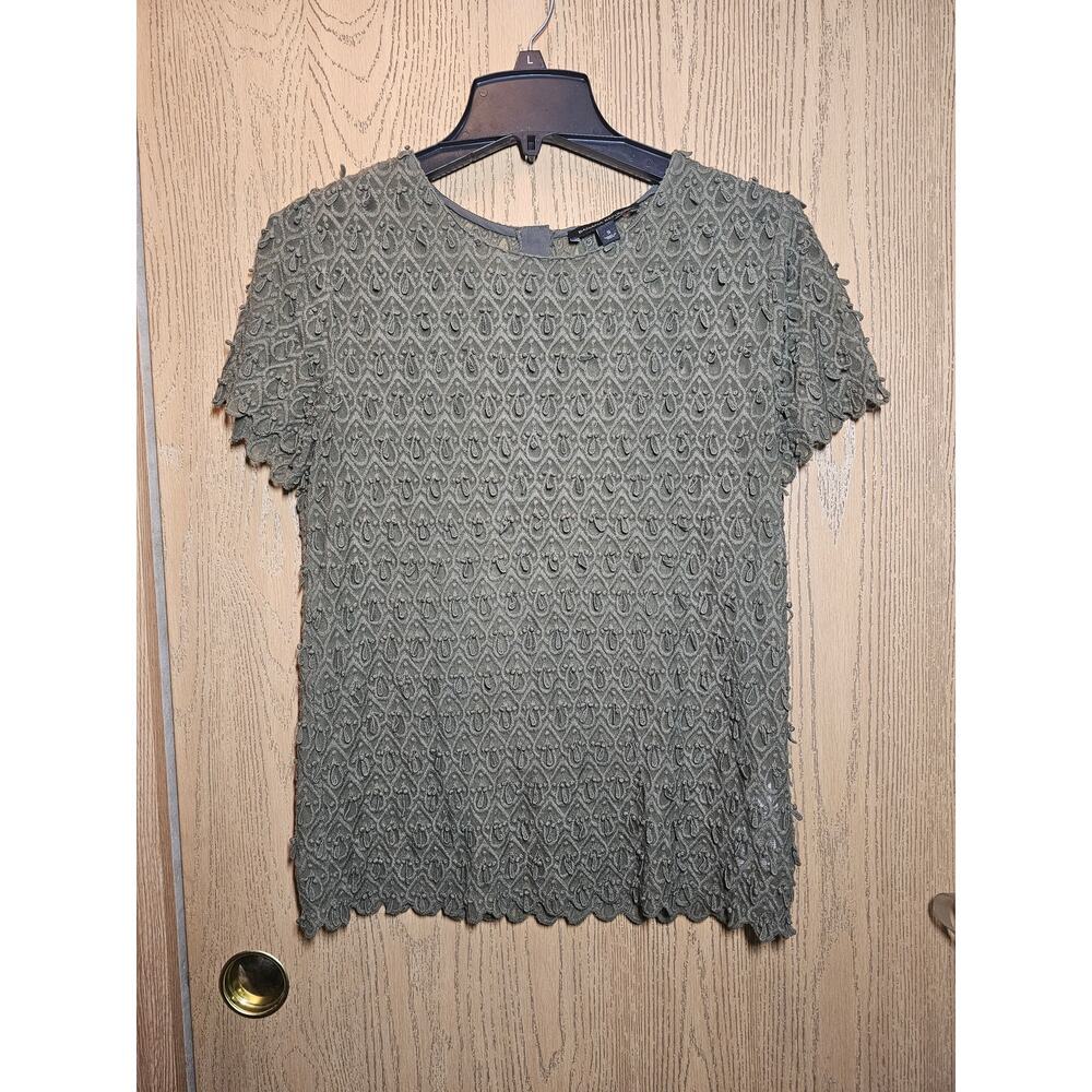 Small Sage green Banana Republic blouse. EUC. Teardrop lace. Sheer.